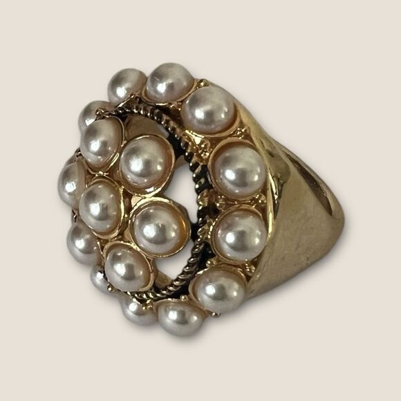 Pearls Cluster ring size 9, in gold tone - Picture 8 of 11